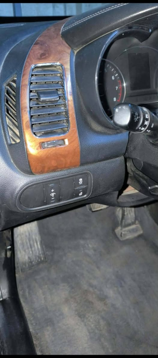 كيا فورتي 2018
فول مواصفات عده الفتحه
كشن تدفئه ستيرن تدفئه
بصمه شاشه كامره ٣ انضمه قياده
فول تحكم ستيرن 
محرك 2000
كير ايتي بلادي المرغوب
باسمي ارقام جديده وسنويه منتهيه عنوان بغداد الزعفرانية السعر 118بيها مجال ***********
