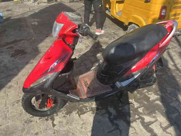 السلام عليكم دراجه ماكس للبيع دراجه كل نقص ما بيها دراجه بلاديه 49 دراجه سلف هندر شغال كهربائياته شغاله مكينه لا تبخير ولا تنقيص مكان الدراجه بغداد مدينة الصدر ***********
