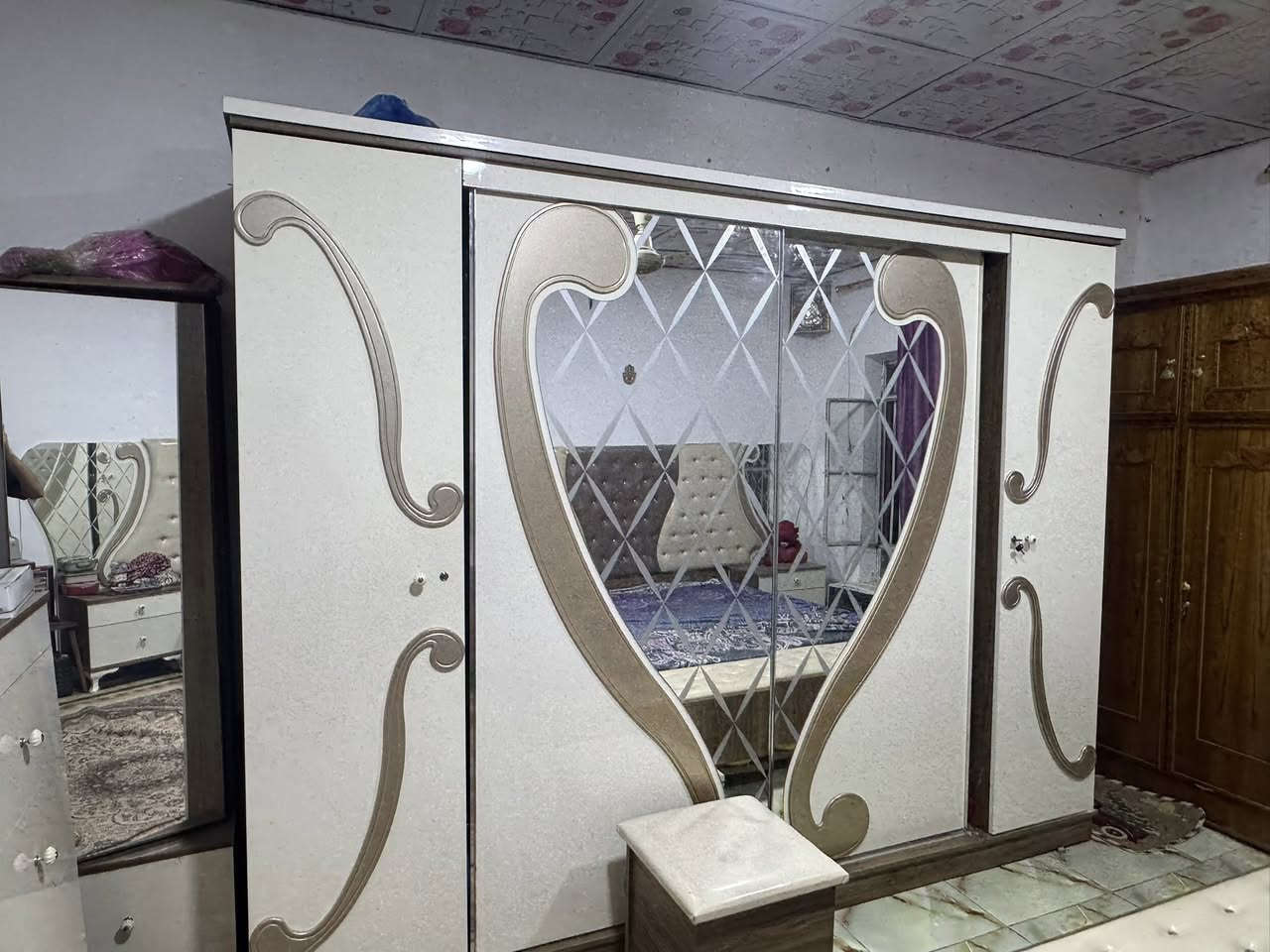 السلام عليكم غرفه تركيه جديده للبيع السعر 750مع المجال***********
