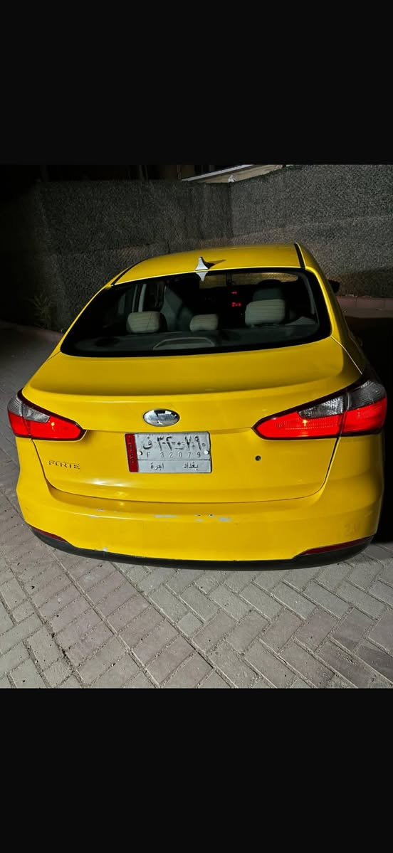 السلام عليكم ورحمة الله
كيا فورتي موديل ٢٠١٤ للبيع 
السيارة بأسمي،  كير ومحرك وتبريد مكفولات ما بيهم شي ، حجر الصالنصة مشيول ،  مبدل باب الصدر والثاني مصلح وجاملغ ، سنوية لغاية ٢٠٢٨ . 
السعر/ ٩٢ ورقة
***********
