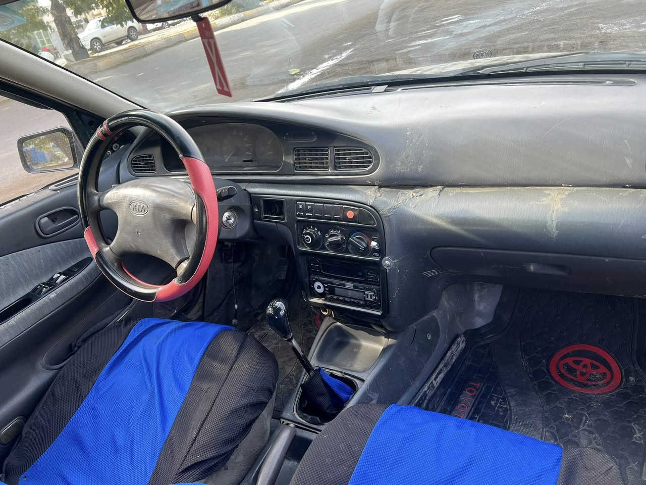 سلام عليكم للبيع كيه سيفه مديل 96 رقم دياله دولي بسمنه السنويه لل30 تحول من الصبح مكينه صغيره السياره تايرات جديده مكينه وكير وصدر جديده السعر 33 وبيه مجال قليل مكانه صلاح الدين بلد للستفسار لاتصال على الرقم ***********
