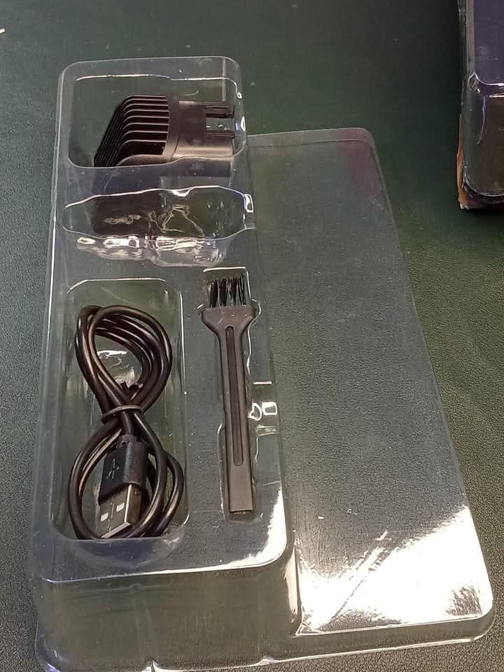 مكينة حلاقة شحن تايب سي خاصية شفط الشعر 
10


**إذا كنت صاحب هذا الإعلان وتريد حذفه لأي سبب، رجاءا أرسل رسالة إلى الدعم الفني**