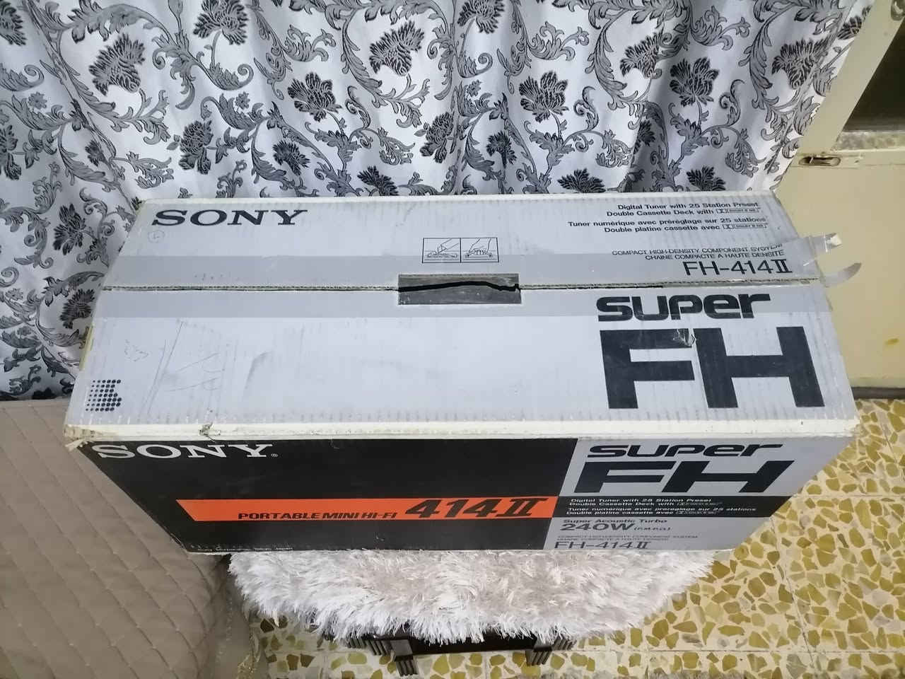 السلام عليكم ورحمة الله وبركاته جبنالكم تحفه فنيه من اندر النوادر مسجل سوني دبل كاسيت وا راديو وا اواكس وا مكرفون بل كارتون فتح لعرض التصوير فقط غير مستخدم قيد ياباني اصلي للبيع السعر خاص مكان موصل يوجد توصيل كافه محافظة العراق وهذا رقمي *********** موجود واتساب علا هذا الرقم
