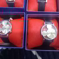 ٣٥٠+ قطعة • شغالة • سير أبيض وأسود