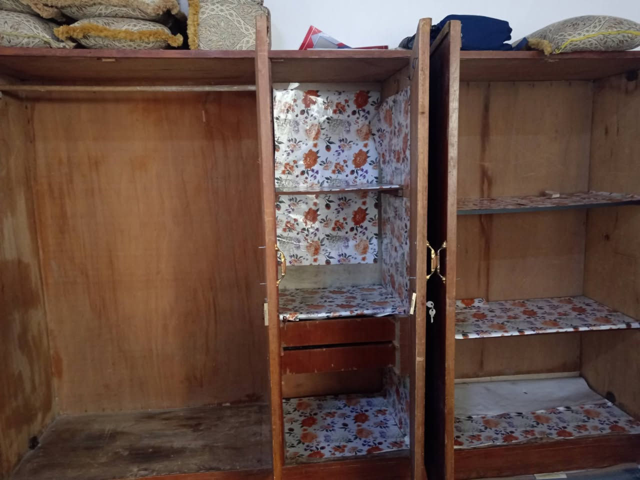 قنصور 5ابواب للبيع السعر 155وبي مجال بسيط العنوان برطله باشبيتا


**إذا كنت صاحب هذا الإعلان وتريد حذفه لأي سبب، رجاءا أرسل رسالة إلى الدعم الفني**