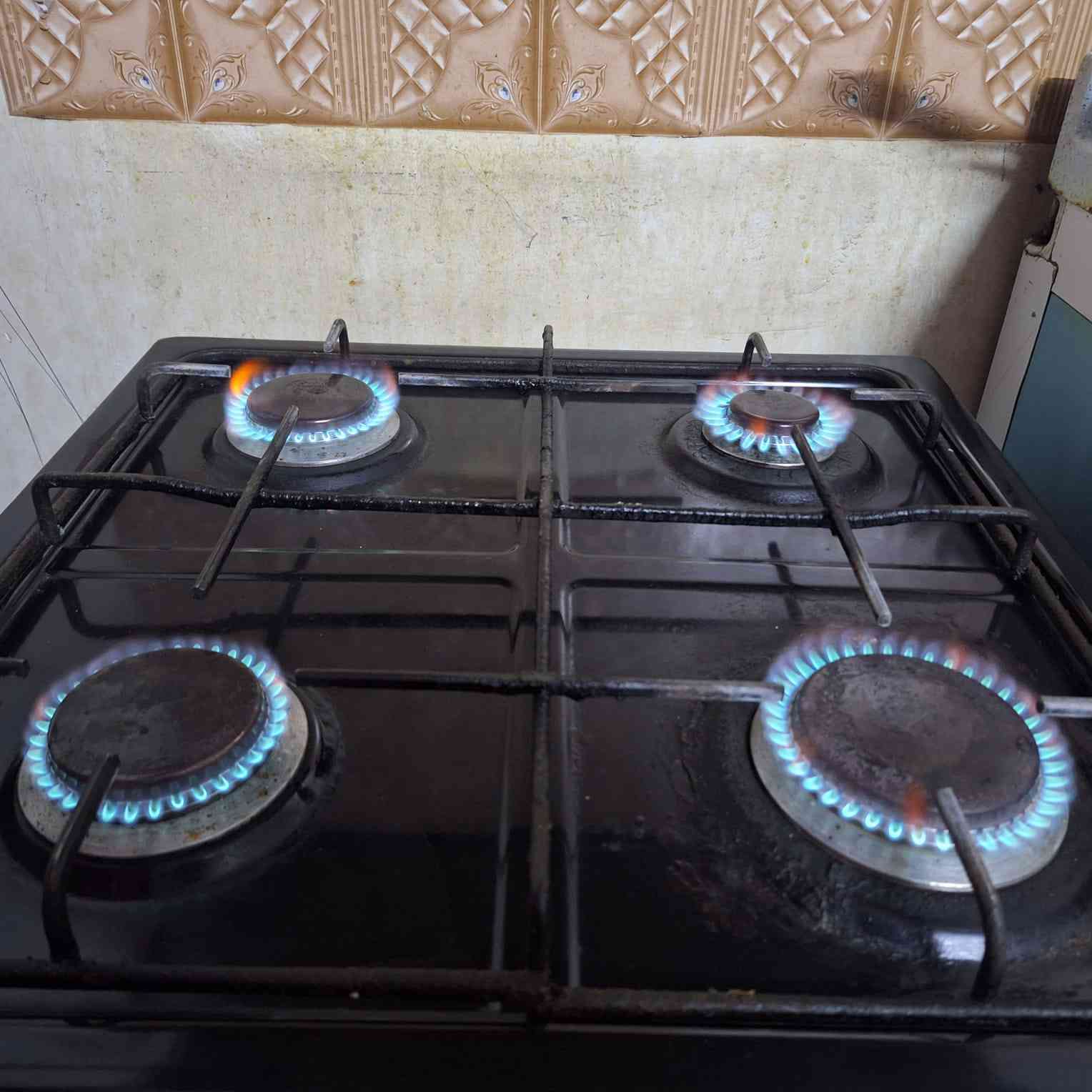 طباخ للبيع سعره ٥٠مكان ام أكبر والغزلان قرب حسينه الكتاب والعتره بغداد, العراق


**إذا كنت صاحب هذا الإعلان وتريد حذفه لأي سبب، رجاءا أرسل رسالة إلى الدعم الفني**