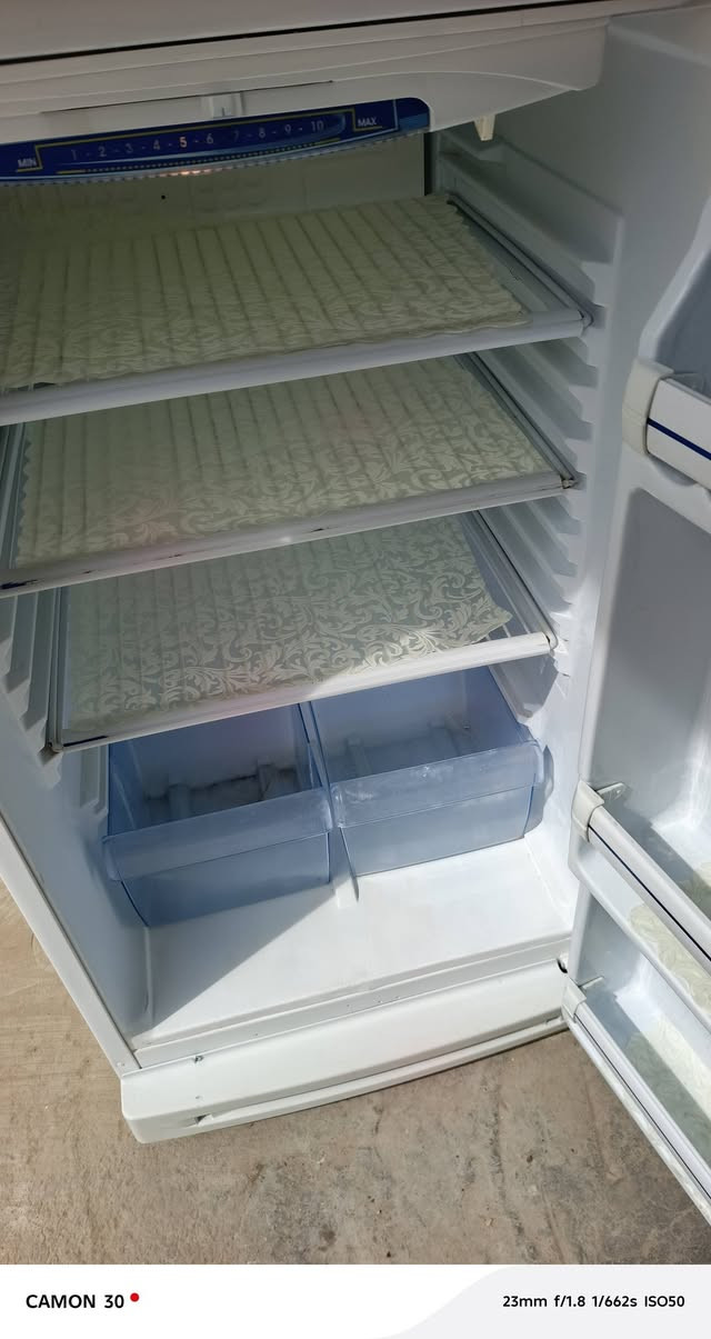 ثلاجه للبيع العنوان نجف📞📞📞***********
