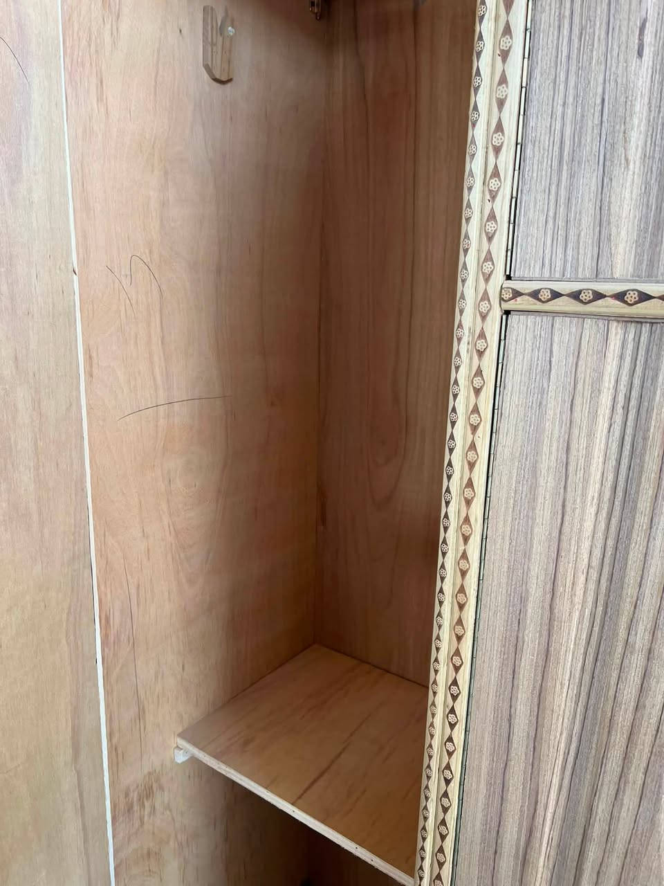 سلام عليكم اخوان
كنتور ابو ٢ب١٧٥
كنتور ابو ٣ب ٢٢٠
كنتور ابو ٤ب ٢٧٥
بوفيه زان ب ٢٠٠
غرفه ملحق قاط وربع ب مليون 
يوجد خذمه توصيل


**إذا كنت صاحب هذا الإعلان وتريد حذفه لأي سبب، رجاءا أرسل رسالة إلى الدعم الفني**