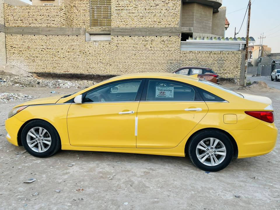 السلام عليكم
للبيع فقط 
سوناتا موديل 2013 وارد امريكي 
رقم بابل باسمي 
السياره جاهزه مكينه وكير وحداديه
السياره بيها تبديل بنيد وجاملغ الامامي جهة العبري وباب العبري الامامي  بدون دواخل
صبغتها حلوه 
السعر ٩٣ وبيها  مجال
خاص ماجاوب غير متواجد 
للاتصال ***********
