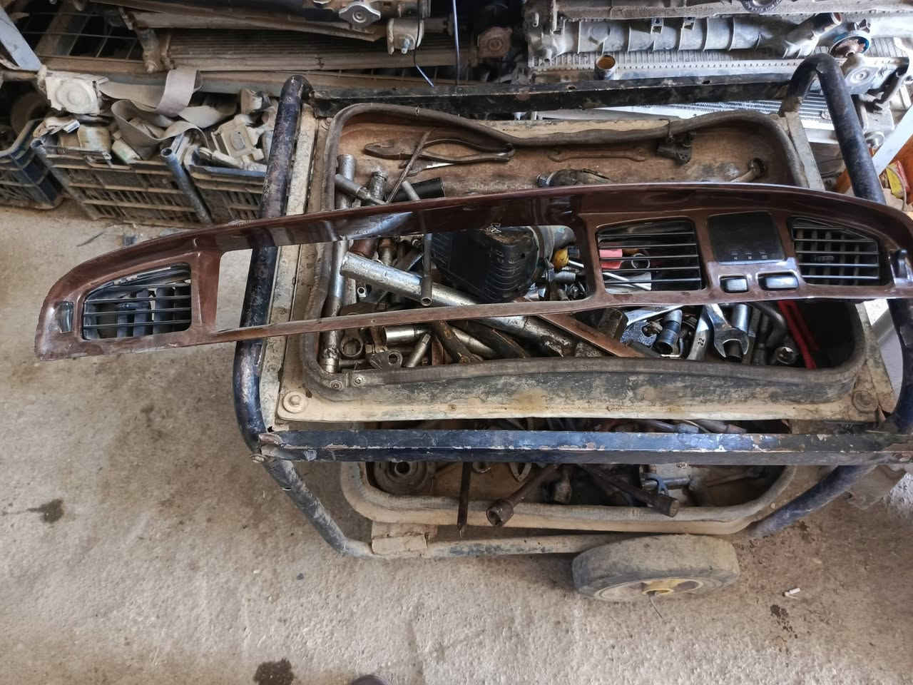 سلام عليكم غراض بطه فصل مال تفصيخ للبيع ***********..
