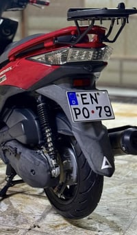 تاير خلفي سكنس (10 الاف )  120/70/12 اصلي اجة ويه الدراجة وكلش ‏نظيفة ...