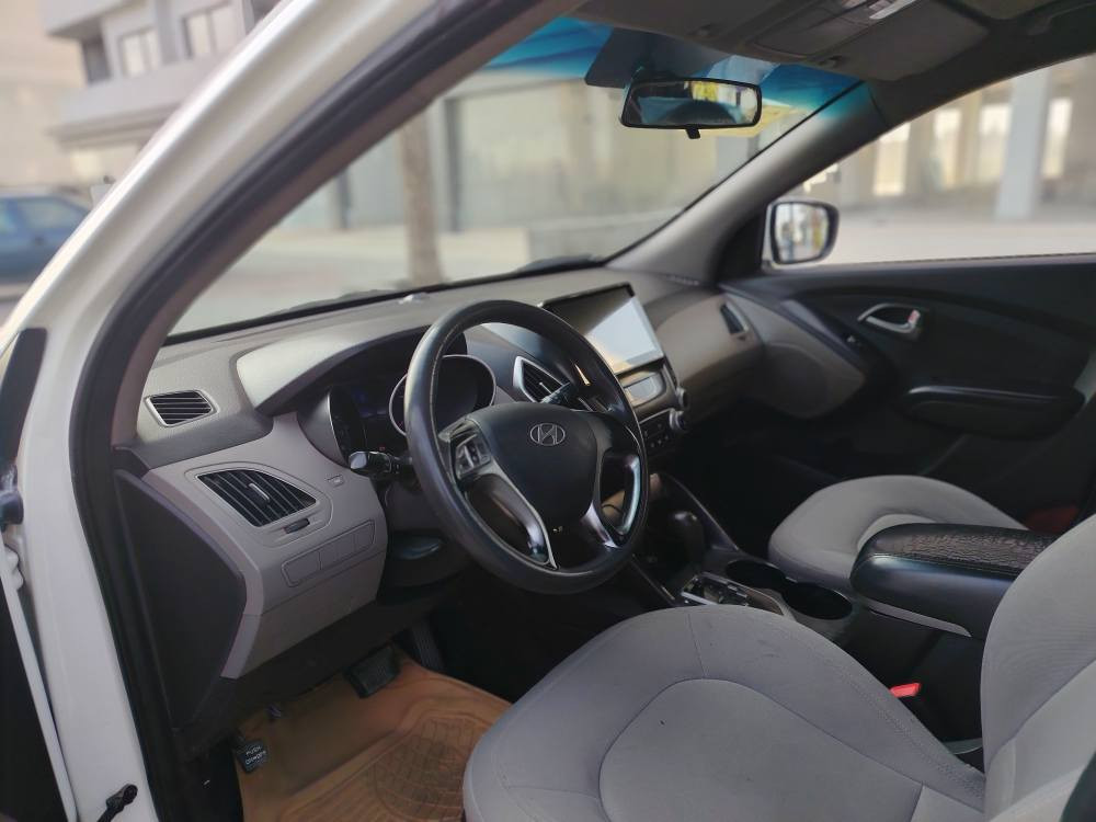 توكسان موديل ٢٠١٠
سعر ١١٤ بي مجال بصيط
بيها بونيت جاملغ صبغ مع مكانين
بدون شاصي محرك كير صدر شرط
دفتر بانزين بيها شرط تحويل والوكالة *********** كركوك كركوك, العراق
