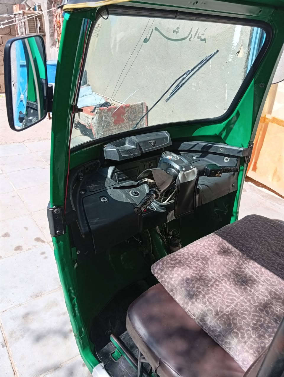 السلام عليكم تكتك tvsللبيع مديل 22 رقم وسنويه البدي نظيف المكينه جديده مجفته تجفيت شركه مره وحده كهربائيات كلها شغاله دوشمه جديده السعر 7500 وبيها مجال العنوان البصره ام قصر ***********
