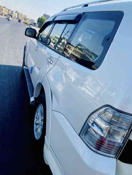 سلام عليكم باجيرو 10 محدثة 2018  سيارة احلا من الصور  حادثهة جاملغ. الايمن. اصلي شركة مكينة 6سلندر  تخم تاير جديد  تبريد ❄️ ثلج لايت زنون اصلي  السيارة فول تحكم ستيرن من عدة الدمام والفتحة السعر 145 وبيها مجال رقمها بغداد بسمي السيارة  العنوان بغداد مدينة الصدر رقم الهاتف   ***********
