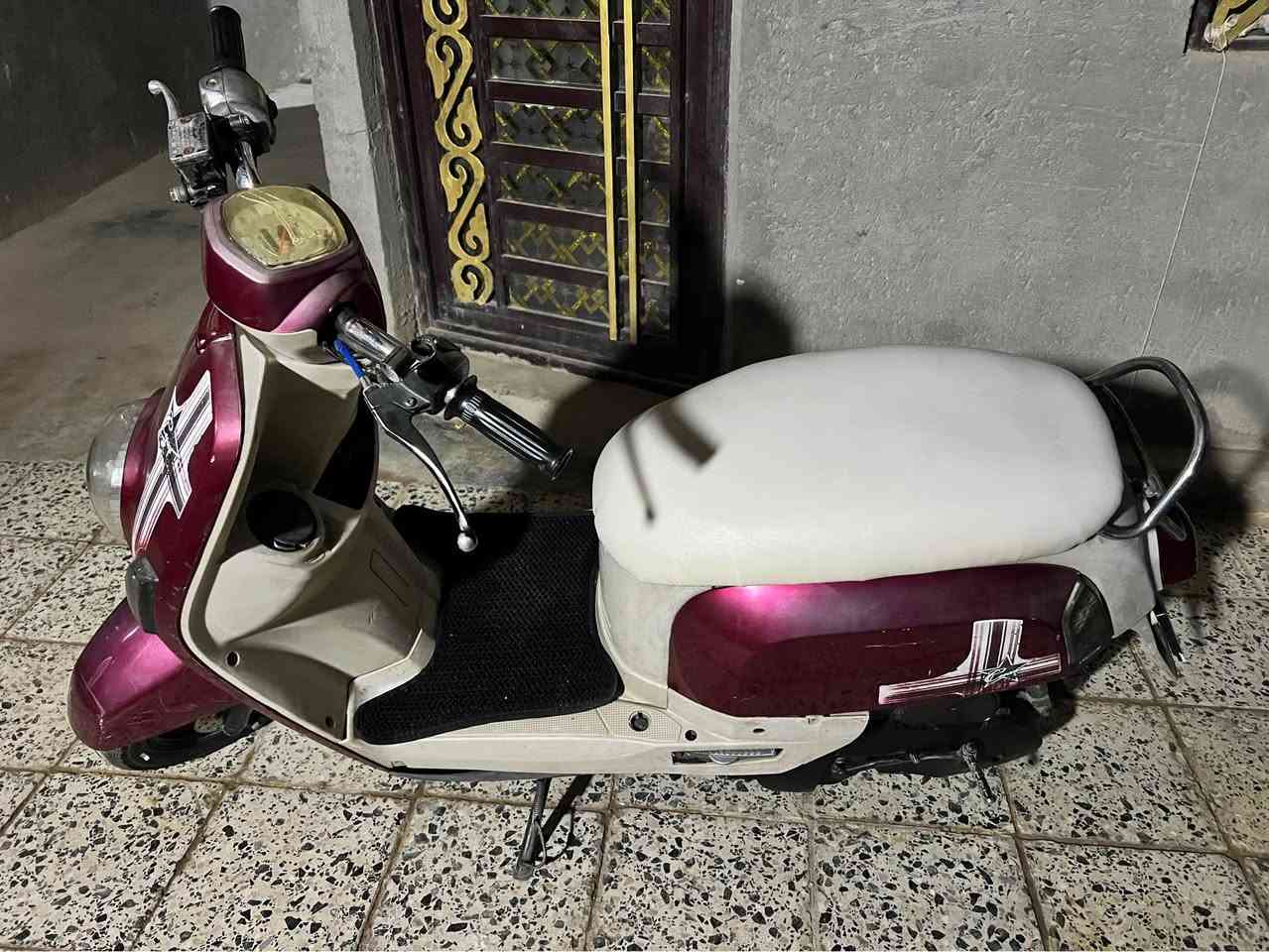 سلام عليكم دراجه ماكس بولسي 2007 دراجه احله من لصور بعد نضيفه كلش كابريتر مو نوزل  بوشه وسلف 55 كهربايات شغاله كلها سلف هندر سعرها 450 وبيها مجال قليل مكاني كربلاء حي العسكري رقم لمبايل ‭0783 624 0572‬ كربلاء, العراق
