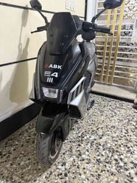 دراجه شحن للبيع  صار سبوعين من نزلتهه سرعه 110حقيقي  بطاريه ليثيوم 45ا...