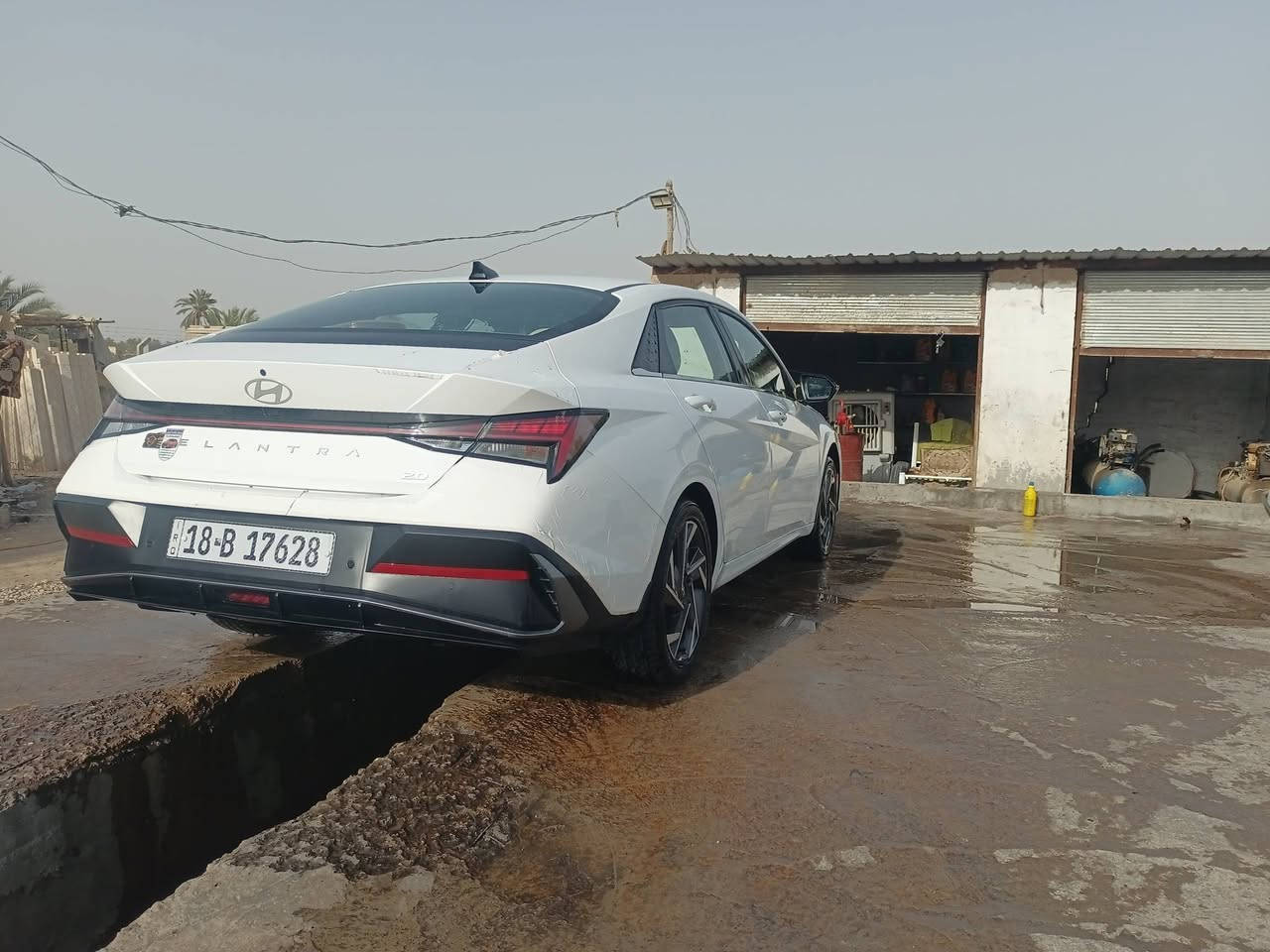 السلام عليكم هونداي النترا موديل 2024 للبيع بسمي السياره فول مواصفات فول فتحه بصمه حساسات أمامية خلفي كاميرات امامي خلفي ماشيه 64 حقيقي زيرو السياره بيه بل جملغ الخلفي بل دور إصبعين بارد وبيه بل جملغ الماني تكحيل كرت السياره كلش جديده كفاله عده هذني الذكرتهن  مداور مباشر المكان نجف عباسيه ‏‪***********‬‏
السعر 187 وبيه مجال حك الجيه
