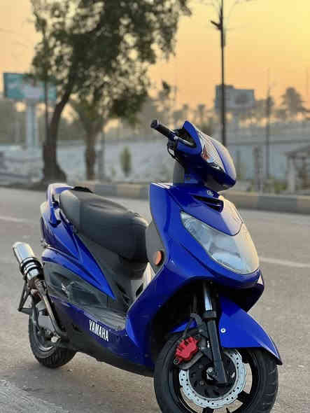 سلام عليكم دراجة سكنس فحل طلاعات الدراجة بحاله الوكاله قبل أسبوع سويته اله إدامة الدراجة ماشيه 30 ألف جيب فيتر وتعال افحص بيه صالنصه من نزلتها وياهة الداجة خير من الله الدراجة نوزل موديل 2011   السعر  مليون 100 الي ميعرف لحد يتصل لان كلبي خلصان مكاني بياع للتواصل ***********
