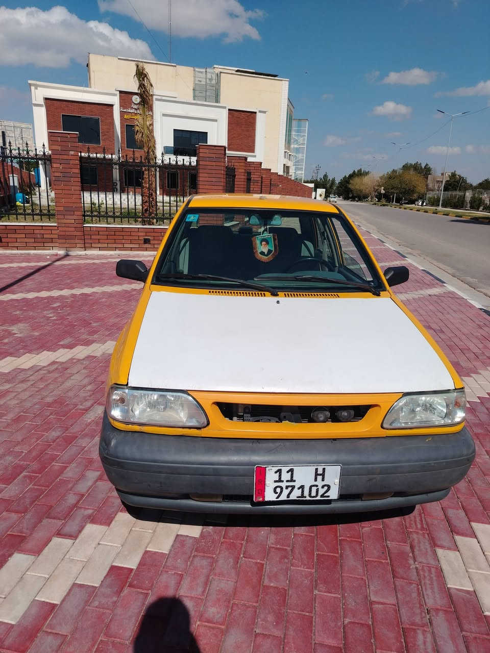 سلام عليكم ٢٠١٩رقم بغداد بسمي السياره بيه بنيد مبدل مامعوره من الداخل والجاملغ المامي بي شويه بارد مامصلح سياره كير ومحرك كفاله عارضينه ب٤٥ وبيه مجال قليل حك الجيه ***********
