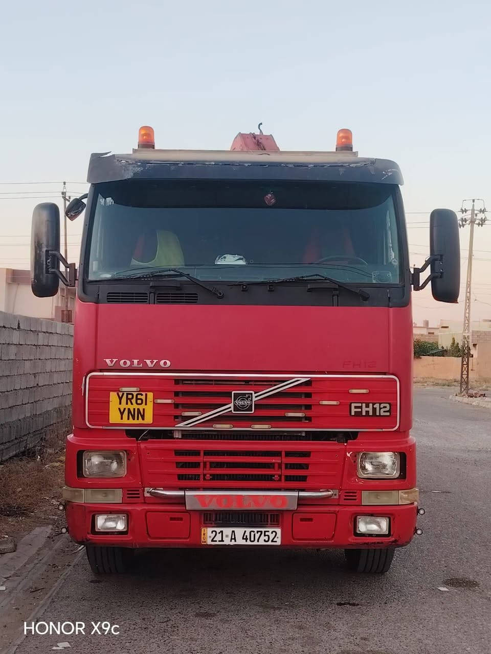 السلام عليكم فالفو كرين موديل 2001 رقم سلمانيه حجم 420 سنكل دبل تاير كرين نوع فاسي. 11طن 3سلايت هيدروليك كرين اوربي بعد مارافع كيلو بي سياره كير محرك شاصي كفاله عامه مكان كركوك قضاء الحويجه سعر اتصل ***********

