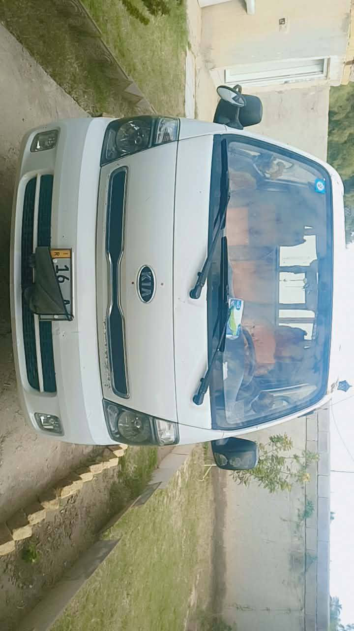 سلام عليكم
 كيه حمل للبيع ٢٠١٣ تحويل مباشر سنويه ال2029 
تخم تاير صدر كير مكينه اكسل مكفولات 
 السعر 95 بيه مجال
  ***********
