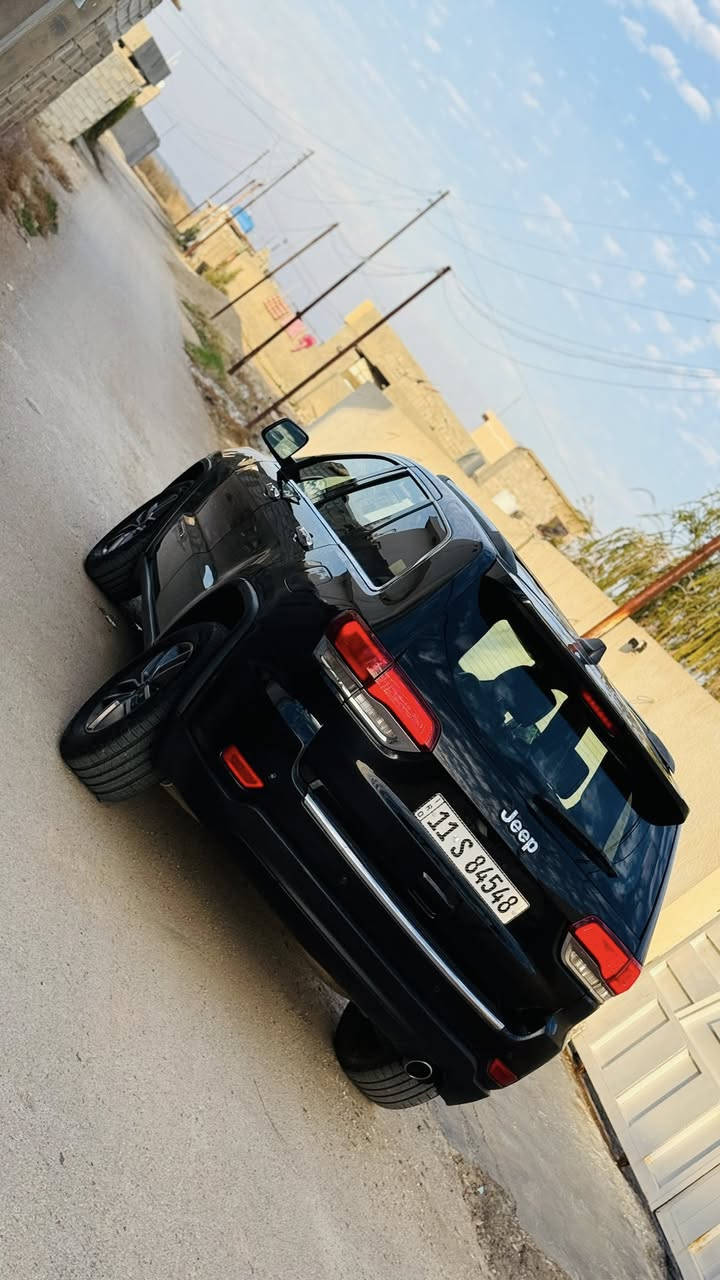 السلام عليكم جيب لمتد 2020 
الموديل 2020 
المحرك : V6.  3.6L . 
العداد :90 الف
رقم بغداد هزة وسنويه ورقم جديد 
المواصفات 
* رادار جانبي مع مانع تصادم .
* تحذير النقطة عمياء ⚠ .
* ويل قياس 20 انج .
* فتحة سقف . 
* شاشه كبيرة 8.4 انج . 
* نظام الخرائط (GPS) .
* ستيرن تدفئة . 
* تشغيل عن بعد .
* صندوق كهربائي .
* حفظ وضعيات الجلوس (ميموري) . 
* المقاعد الأمامية كهربائية .
* المقاعد الأماميةتدفئة .
* حساسات أمامية
* حساسات خلفية . 
* كاميرا خلفية .
* تدفئة ستيرن . 
* المرايا الجانبية قابلة للطي .
* مرايا متحسسه للضوء العالي . 
* مانع تصادم خلفي .
* بلوتوث تلفون . 
* محدد سرعة . 
* نظام التشغيل والاطفاء الاوتوماتيكي ( Auto Start System ) .
* نظام بريك اوتماتيكي ( Auto Break System ) .
وباقي المواصفات معروفه السيارة معربه بالكامل + مكينه مسستمه بنضام بانزين عادي شرط بدون قطرة دوانز 
السيارة بيها طخطخات باامريكا مصبوغه عام باامريكا بدون دواخل صورة الحادث مرفقه شرط بدون اي دواخل السيارة 
السعر 170 وبيها مجال للطيبين 
رقم الهاتف *********** 
العنوان ديالى بعقوبه
