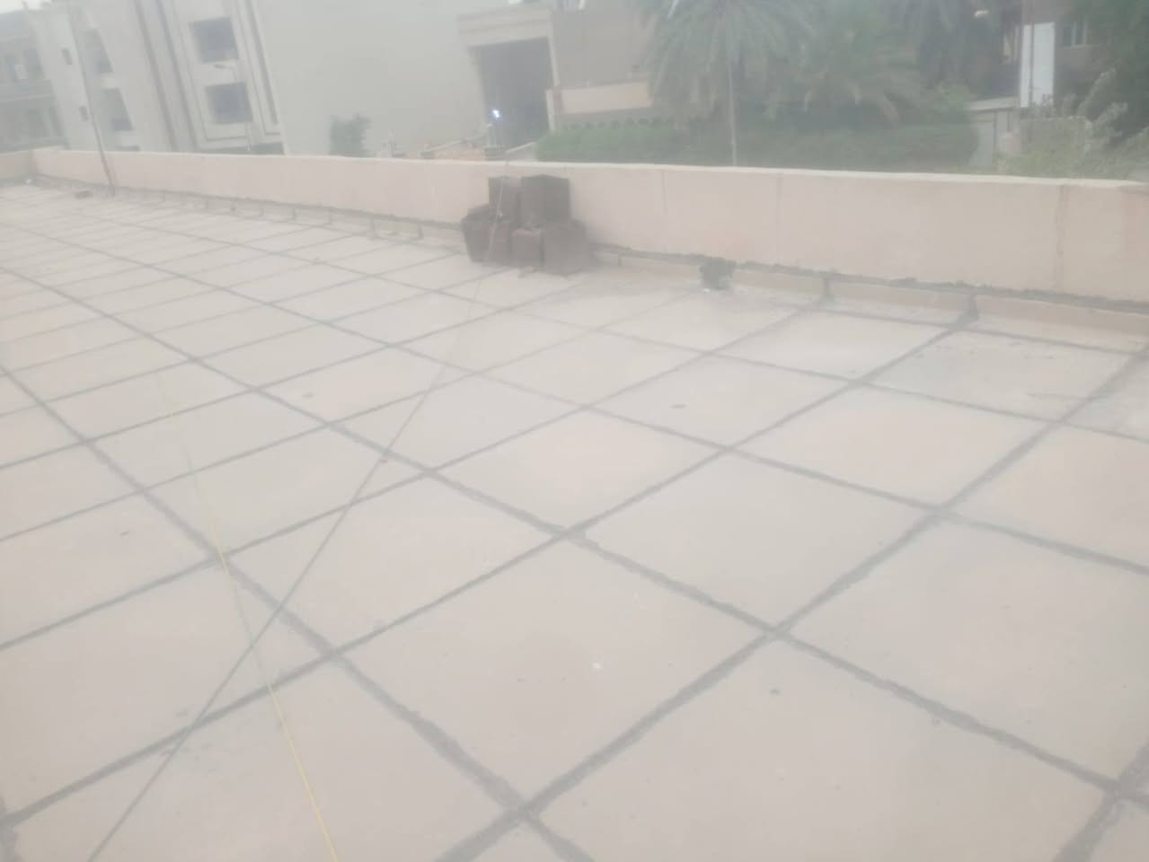 اضافه وعمل ماستك السطوح الدور السكنيه والمدارس بعد الغسل والتنظيف وهذا عملنا انشاء الله ينال رضاكم سعر المتر كرسته وعمل ماستك 2000. الفين دينار هاتف/*********** ابو سالي للماستك
