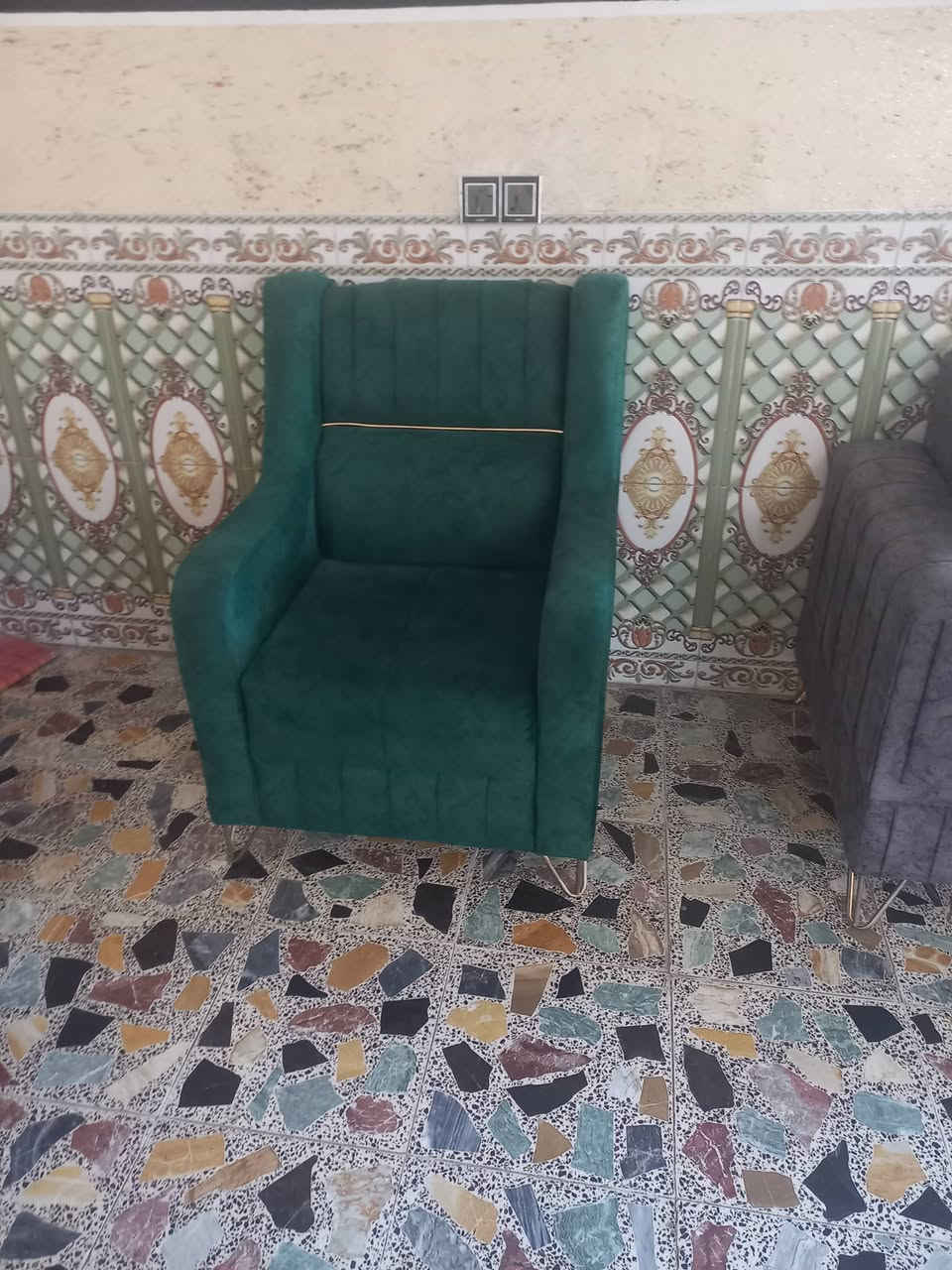 سلام عليكم تخم للبيع تخم توصاء مو سوقي مقاعده عريضه مكاني بعقوبه تقاطع ساده سعر 550 وبي مجال رقم الهاتف ***********
