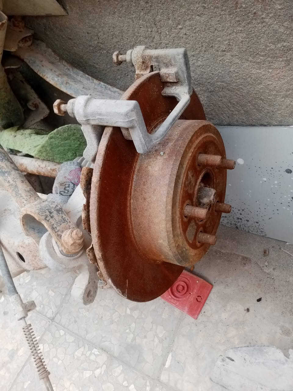 سلام عليكم عربانه وره مال جارجر مابيه شي كامله هيه وفلنجاته وفجوجه مكانب تنومه شط   سعر 225 بيه مجال بصيط ، رقم هاتف ***********
