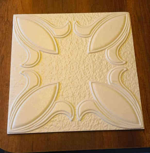 متوفر لدينا فلين مربعات للسقوف قياس القطعه (٥٠×٥٠)
المتر الواحد أربع قطع
كورنيش ملون طول القطعه (٢)متر
بحرات وصطية كل لاشكال والقياسات متوفره 
___________________// ☎️***********
العنوان ذي قار قضاء الفجر قرب حسينية الهواشم 
علاء غني لبيع مواد الديكور واللاصباغ
