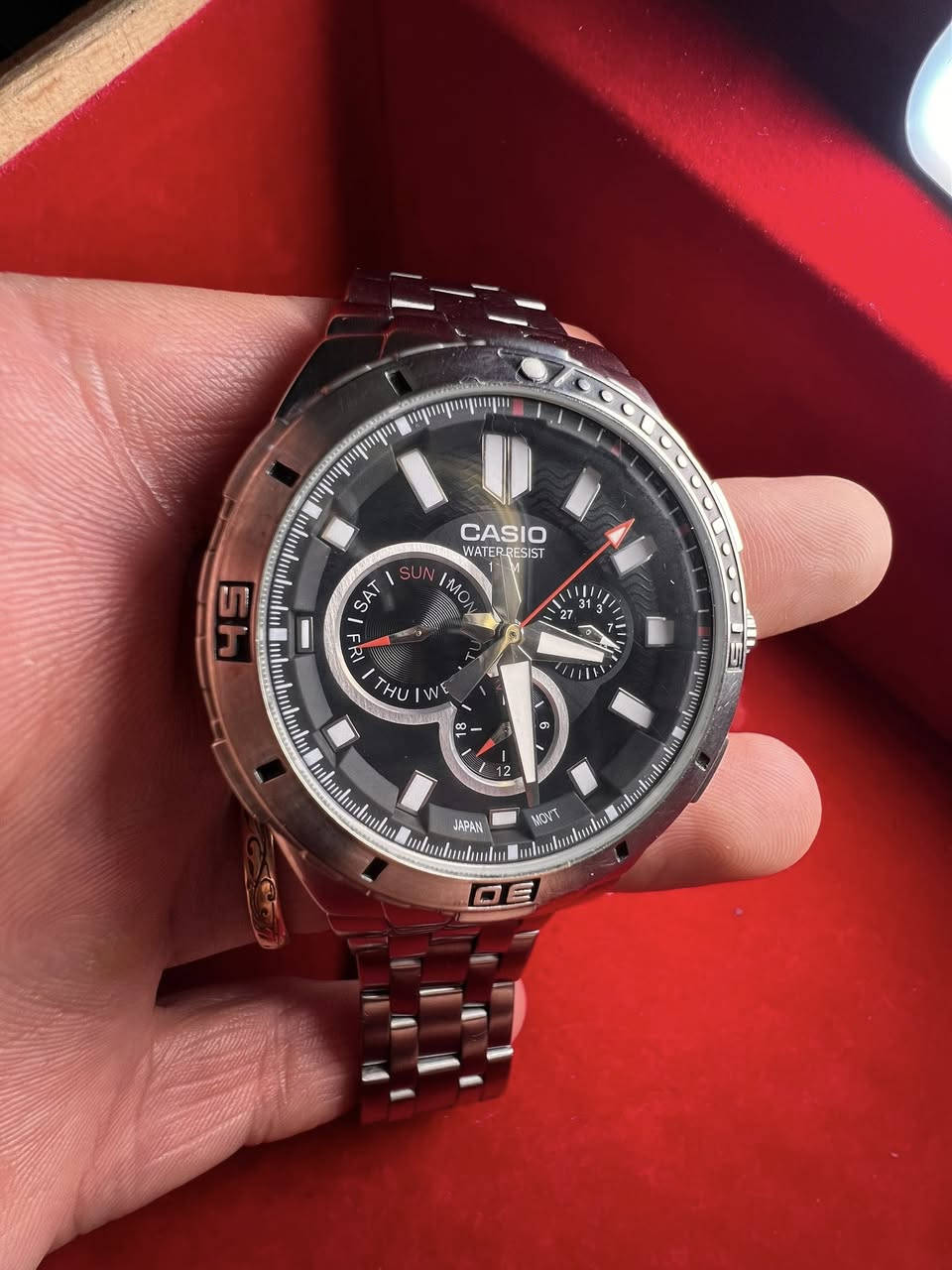 Casio 5071 
ياباني اصلي 100% 
سناتر شغالة (تاريخ-يوم-ساعة)
قطر الساعة 45 
مقاومة للماء لعمق 100 متر
رنگ دوار 
سير كامل 
مستخدم نظافة تامة 
سعر جدا مناسب  
متوفر توصيل لجميع محافظات العراق


**إذا كنت صاحب هذا الإعلان وتريد حذفه لأي سبب، رجاءا أرسل رسالة إلى الدعم الفني**