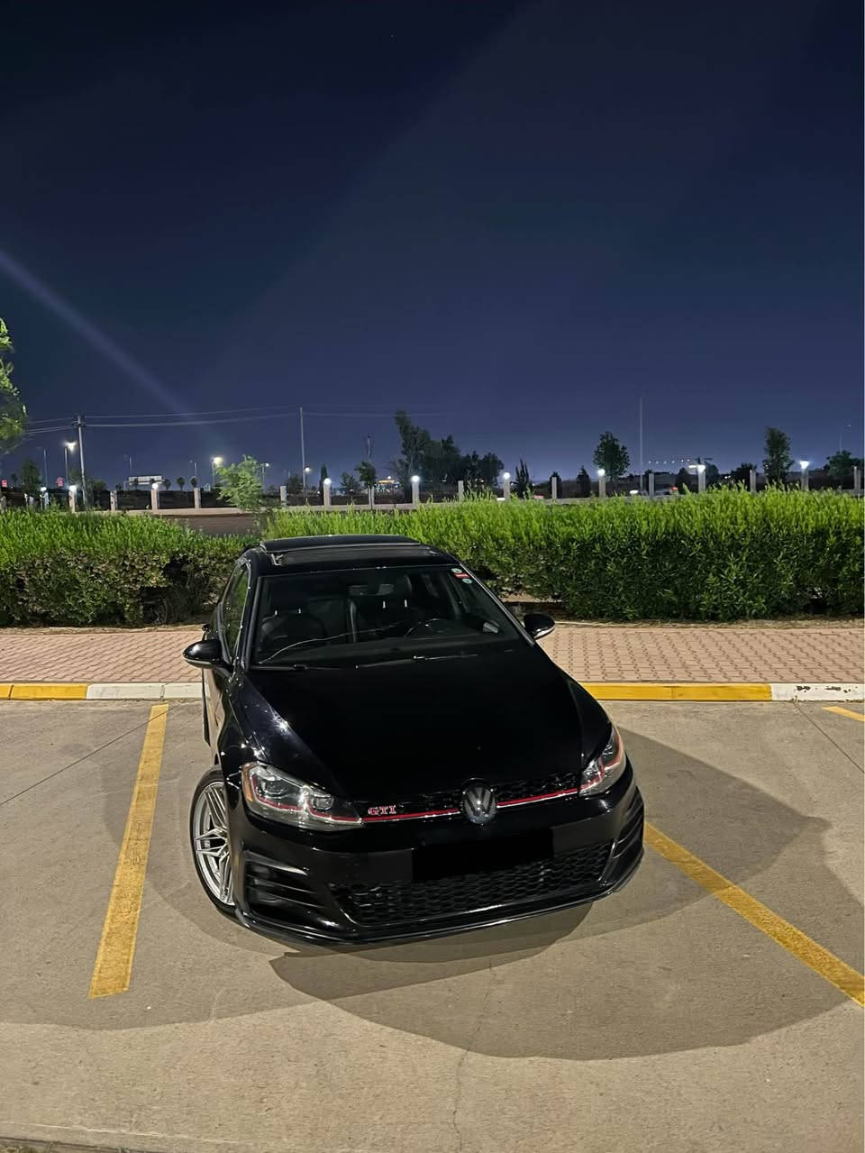 گۆلف GTI فوول قەپات مواسەفات 
نمونە لە جوانی و پاکی 

مەکینە:2.0 تۆربۆ 

پانۆراما
کوشین جلد 
کوشین هیتەر 
کوشین کارەبا 
سوکان ڤۆلیۆم 
تحديد سرعه 
رادار پێش و پشت تەنیشت 
4 مۆدی لێ خورین 
گێر تۆماتیک و عادي 
گئر له سوکان 
چوار تایە و ویلی نوێ و شازی لەبنە 
78 هەزار کیلۆمەتر رۆشتوە 
قەپاخ مەکینەی کرایەتەوە بەس بئ مشکیلە 
گێر و مەکینە و کارەبایی و تەبرید هەمووی بە شەرتە 
سەیارەکە دەسکاری ئەمریکایە 
شوتەی سپۆرت + گزۆز کۆنترۆل 
سەیارەکە یەک دینار مەسرەفی تئدا نیە 
چوار پارچەی سبوخە بێ ژۆرێ پێش و پشت کەپس 
ئیرباگ بەس شان 
بۆ فرۆشتن و گۆرینەوە لەسەر دل گرتن 

*********** أربيل, العراق
