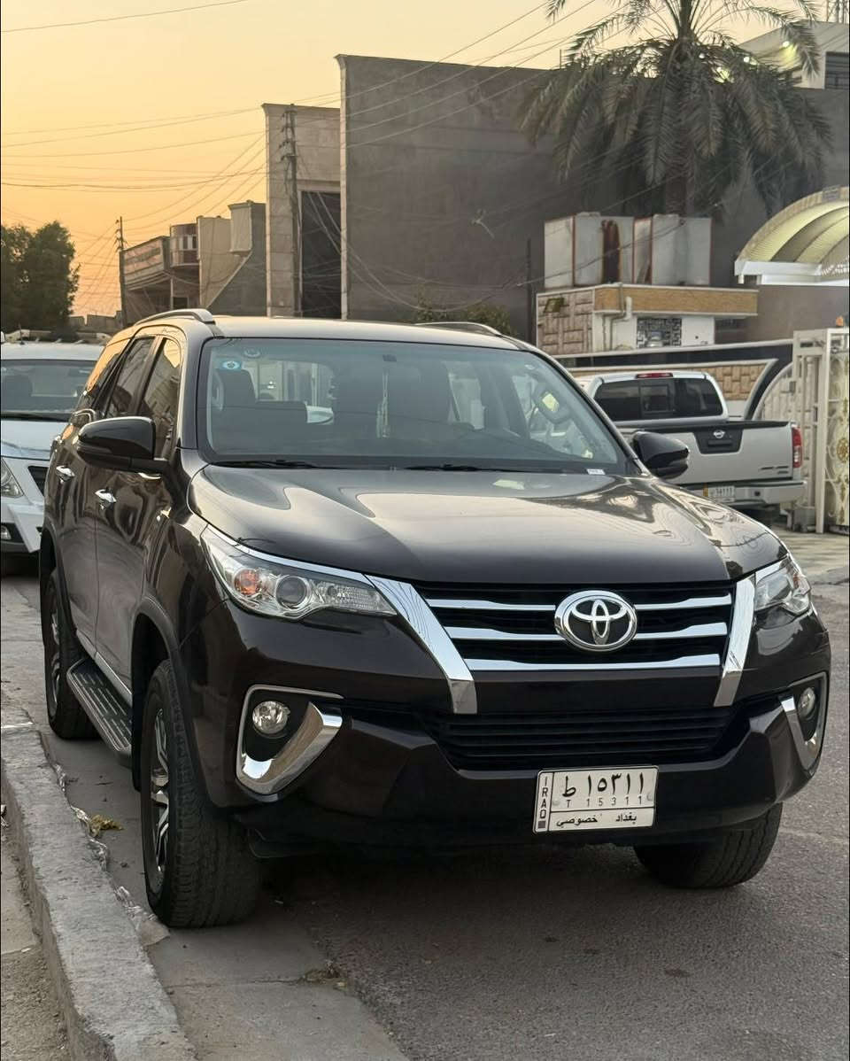 السلام عليكم
للبيع فورتشنر موديل 2018 على ايدي من وكالة ساس ماشية ٧٦ الف كم لون سماكي مكفولة فورويل دفلوك خفيفي وثقيل ٧ راكب ثلاث قطع تبريد موجودة في بغداد منطقة المنصور رايدها ب 245 $ واي استفسار اني حاضر 
دكتور أحمد ***********
