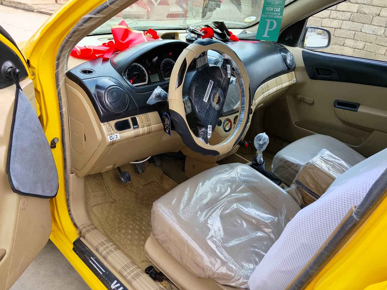 افيو كوري مؤسسه 2009
مكينه استره كير عادي 
مكينه وكير شرط
رقم بغداد انگليزي سنويه 28 شهر السابع 
شرط الوكاله والتحويل
معجون تلقيطات قليله بشكل
شرط احله من الصوره
كهربائيات كلها شغاله 
سياره جاهزه گبل للشارع
سعر 60 وبيها مجال 
***********
