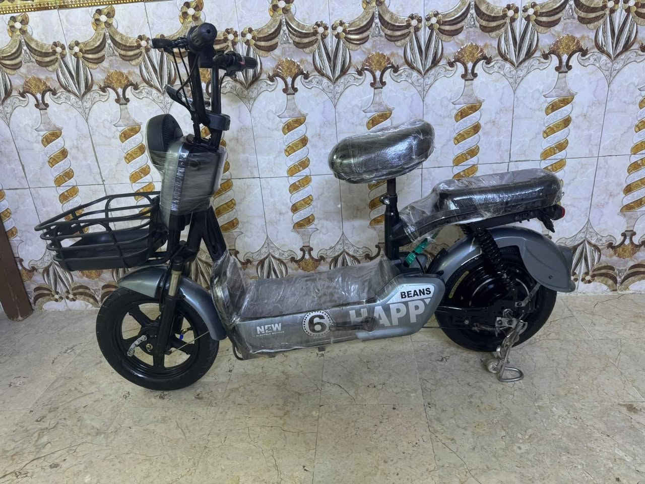 سلام عليكم دراجه حجم 14 كلش نضيفه  بطاريات جدد السعر225الف  وبيهة مجال كلش بصيط المكان بغداد الجديدة الشراي يتصل بي واتساب***********غير متواجد على الفيس
