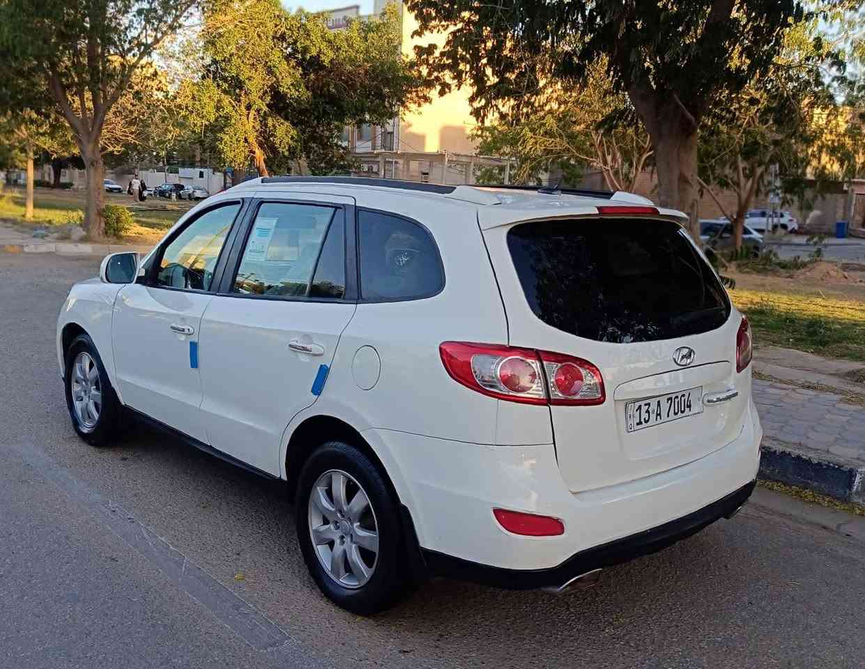 السعر 107 الاستفسار*********** هونداي سنتافي خليجي 2012 بيهه رشات صبغ فول مواصفات واحد علا واحد من عده البصمه شاير بل مري كهرباء فتحه سقف تحكم ستيرن شاشه كامره دواره لايت زنون اصلي كشنات مخمل فور ويل شغال مكينه 6 سلندر وكير مكفولات ماشيه 170 كيلو متر حداديه جديده تخم تاير جديد 3 قطع ثلج داخل بيجي ويل كب كروم رقم مميز بسمنه مشروع وطني سنويه 2029 مكان السياره كربلاء مكلف بنشر
