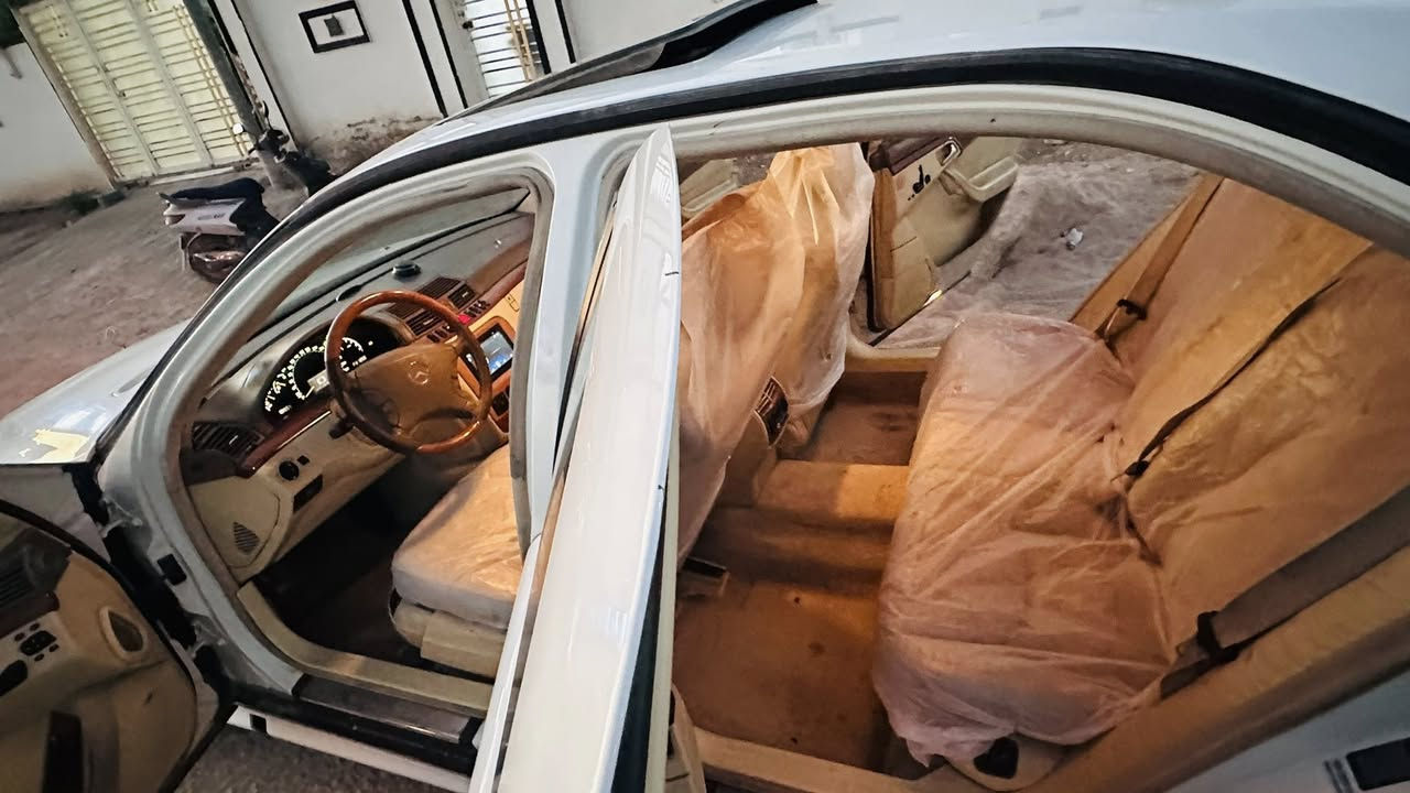 السلام عليكم 
للبيع مارسدس غواصه s500 AMG اصل ٢٠٠٢ نضيفه كلش و جاهزه من كلشي السياره مال جناي  باب طويل و بيها كلش هواي مواصفات ما تنعد السياره تسجيل ٢٠١٨ رقم كركوك و حالياً صعدت هزه بالمرور و معاملتها ترحلت للكمارك السياره سعرها كلش مناسب ٥٨ ورقه 
الشراي لا يخابر و يكلي وكعلي من سعرها بالتلفون تجي تشوف و تقتنع و اوجبك حگ جيتك و حياك الله و الما يعجبه المنشور فدوته و يلگه الاحسن المكان بابل للاستفسار 
الاتصال ***********
