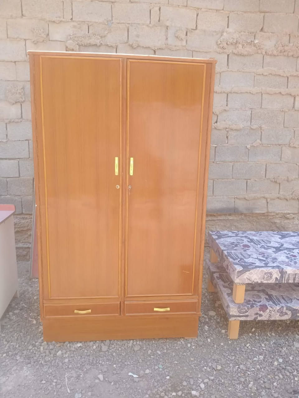 كنتور صاج جديد  العنوان بغداد مدينه الصدر _حي طارق
رقم الهاتف التواصل فقط واتساب***********
