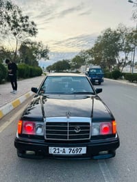 مرسيدس دب للبيع  قواعد بلاد  محرك بطه 3000 مكفوله من  كلشي موديل٩٠ سيا...