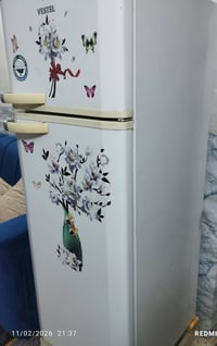 ثلاجة مستعملة للبيع تحتاج غاز رايدها ب 90 للتفاصيل 07816180307