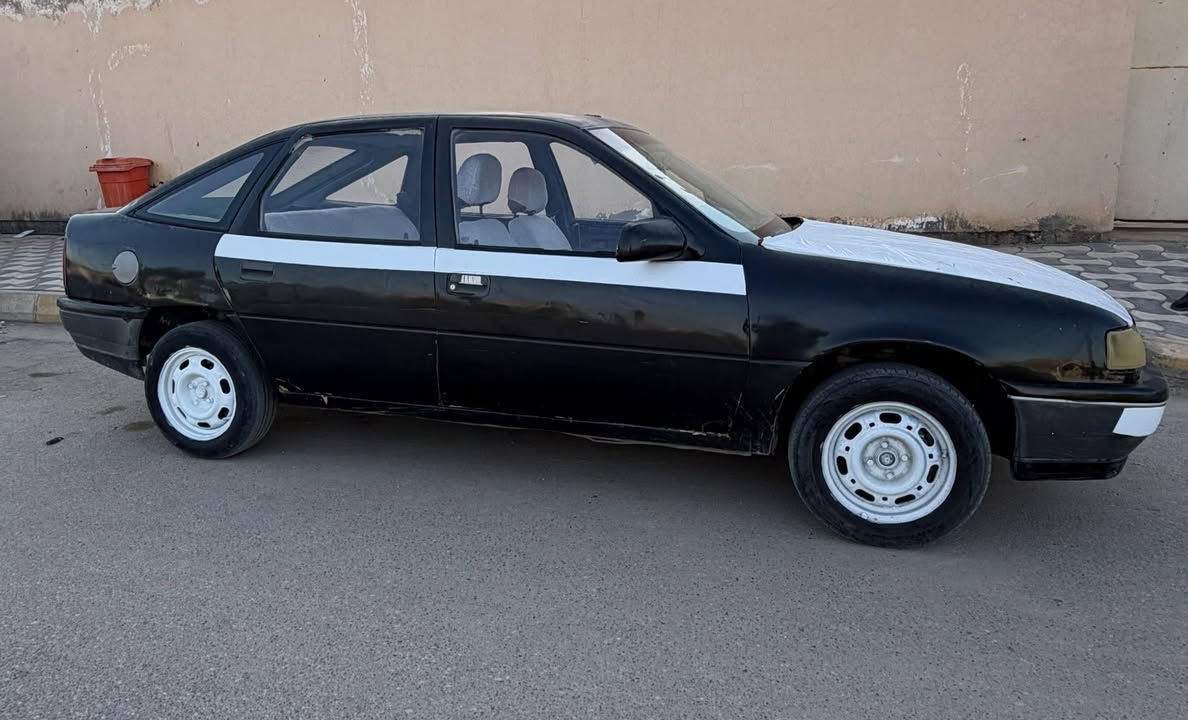 اوبل فكتره 91 كير عادي مكينة 1600مكينة وكير مكفولات حداديه جديده ترايك للحدود رقم السياره ذي قار راعيها ماندله بس عندي مستمسكاته سياره جاهزه واحلى من الصور اتكفلك من السرقه والعشاير مكاني ناصريه السعر 16 وبيها مجال ***********
