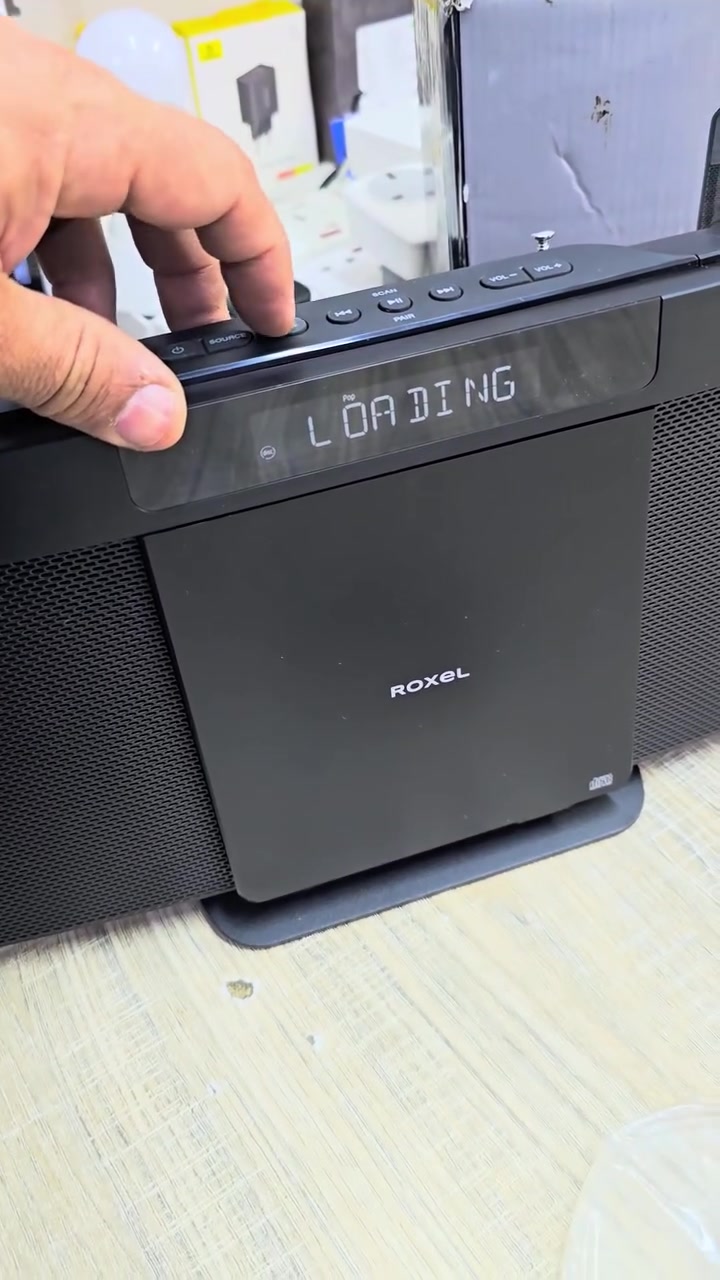 Roxel RCD-200D _ نظام صوتي
#السعر_50_الف 
 ​مشغل CD : يدعم تشغيل الأقراص (CD/CD-R/CD-RW)
​تقنية بلوتوث Bluetooth + ​راديو FM
​مدخل USB  فلاش + ​مدخل AUX


**إذا كنت صاحب هذا الإعلان وتريد حذفه لأي سبب، رجاءا أرسل رسالة إلى الدعم الفني**