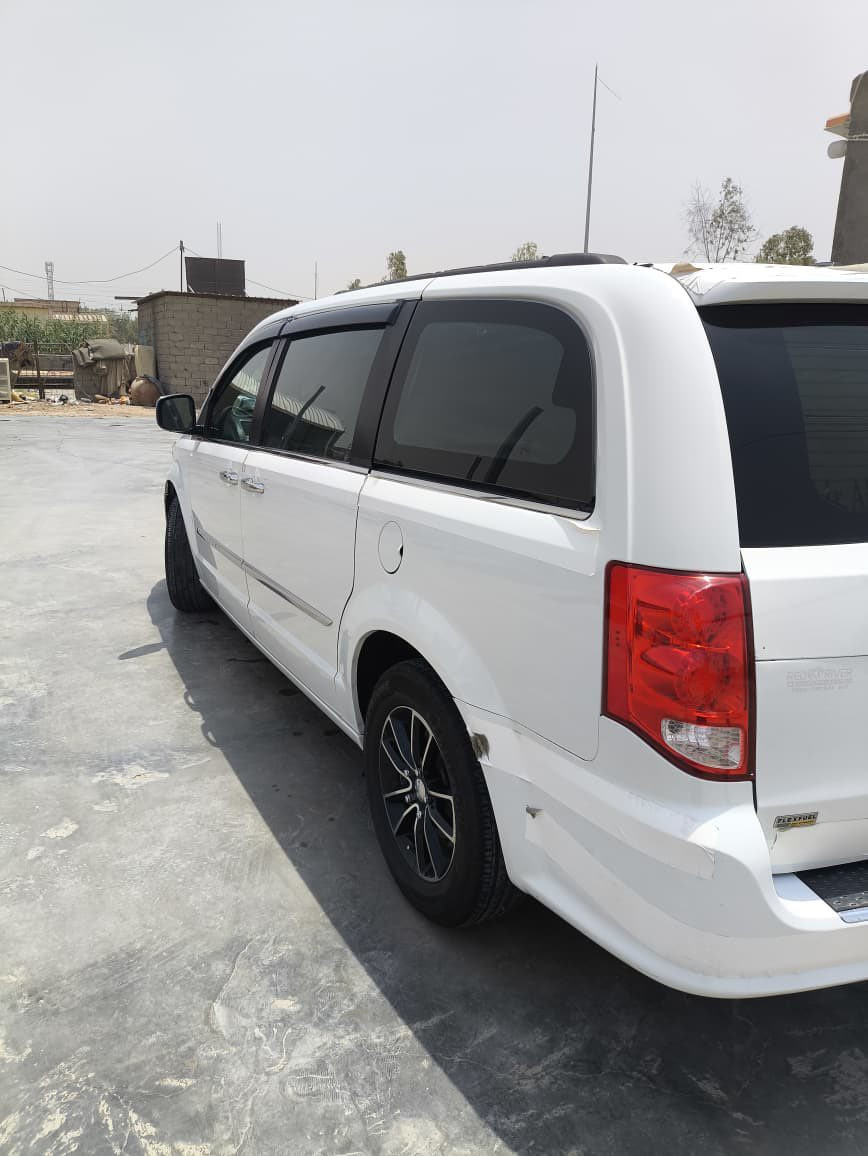 السلام عليكم ورحمة الله وبركاته من رخصة الادمن دوج كراند كرفان 2019 رقم نجف دولي فول مواصفات واحد على واحد فئة GT ومعروفة مواصفات الجيتي شاشة أمامية قلاب وشاشة بل سقف شغالة ثلاث قطع تبريد والسيارة بسمي والسيارة   حادثها جاملغ الامامي من الجهه الايمن وللعلم صور الحادث من يمضى عليها 5 سنوات ماتطلع بل سستم والك فحص بل سونار بس جاملغ  والجاملغ اصلي مابي صبغ والسيارة نضيفة جداً كيرومكينة مامفتوحات السعر 220بي مجال  ترهم مرواس ونقدأ 
الرقم: ***********  
الرقم:
