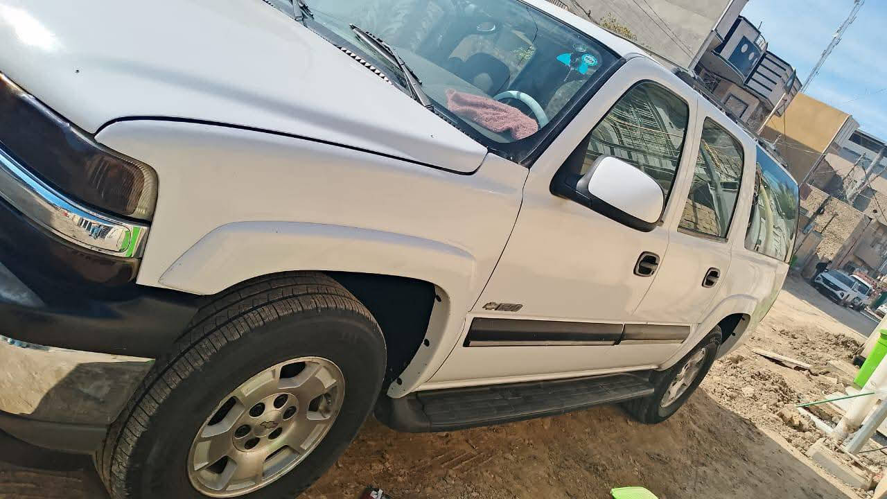 سلام عليكم
سياره شوفر 6برغي 
موديل 2000 لرأس 
رقم انكليزي شمالي 
سنويه جديده 
سياره كفاله عامه 
حداديه جديده اكسل جديد 
كير جديد مكينه جديده 
تبريد شغال مكينه 5300
مصبوغه سياره لون ابيض اصل 
مكان سياره بابل مركز مدينه 
سعر سياره 110 وبيه مجال 
رقم راعي سياره 
*********** متواجد واتساب او فيس شراي يتصل
