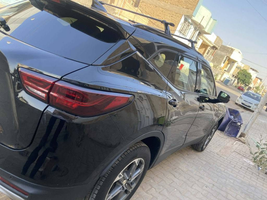 للبيع شوفرليت بلايزر موديل 2023 فئه RS رقم انكليزي نجف
حجم المحرك V6 سلندر 3600
مواصفاته فول عده البنوراما
 ضربته  البنيد  وجاملغ فقط مواصفات
 5 كامرات محيطيه 360
بصمه تشغيل.. 5 بصمه أبواب.. وتشغيل عن بعد
رادار امامي.. مانع تصادم
نقاط عمياء.. تحديد المسار
شاحن وايرلس.. جنطه كهرباء
مقاعدجلدكهرباء.خزن ميموري
مقاعد تدفئه تبريد
ستيرن كهرباء
تبريد قطعتين
سستم صوت متكامل
سعر154وبيه مجال
مكاني نجف رقم*********** النجف, العراق
