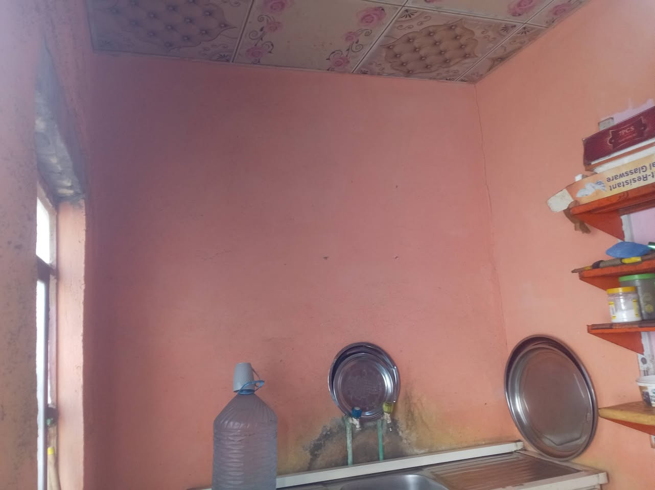 بيت للبيع مساحته 150بناء100وخمسين تراك منطقه السكك قرب الحسنيته الكوثر الاتصال على الرقم ***********
