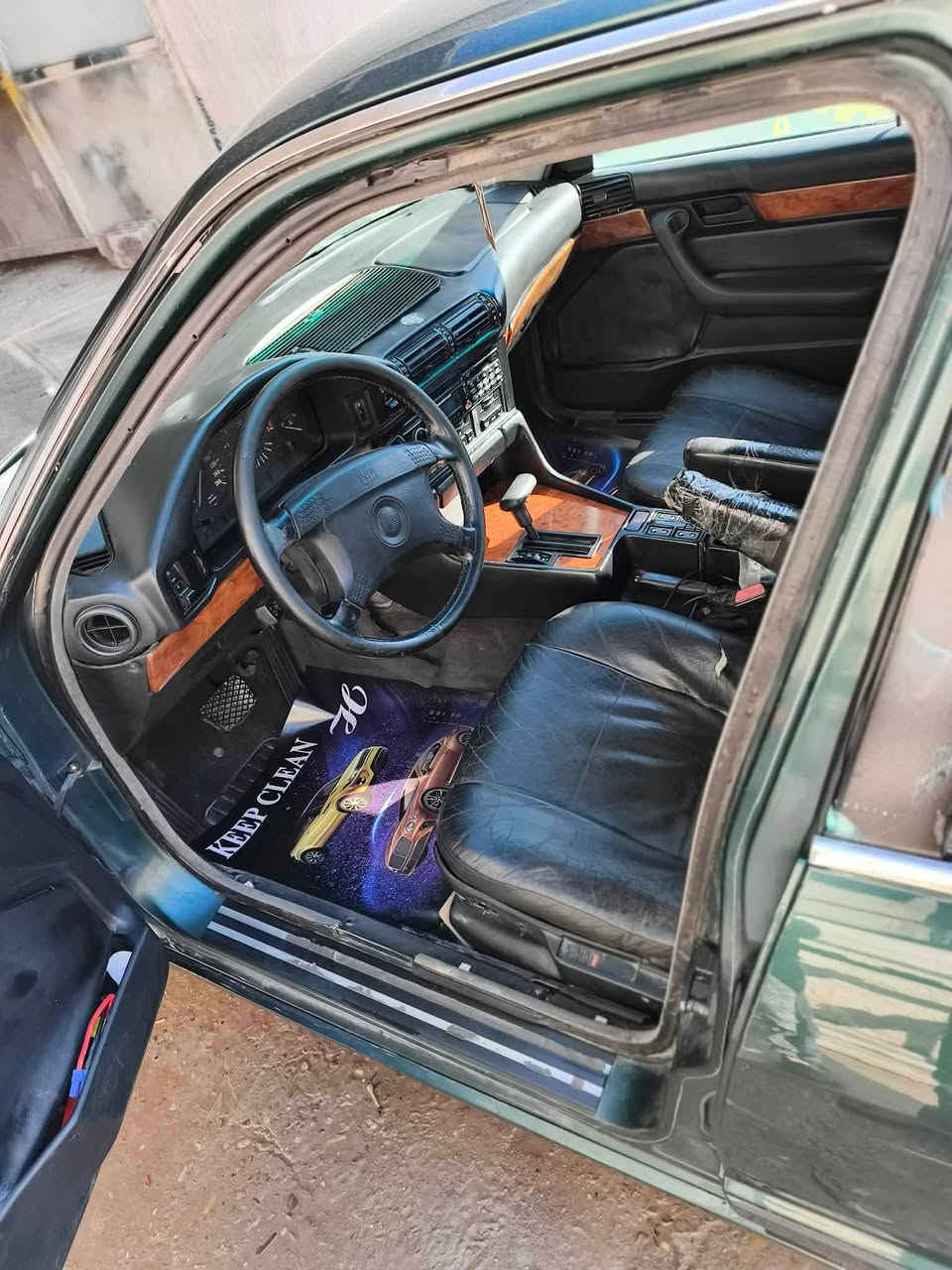 بيع او مراوس سياره مصبوغه جديد بدون داخل
كير ومحرك خير من الله كهربائيات كامله تخم تاير 
كشنات جلد كهرباء خزن ميموري 
محرك 6 مفتوح 
صدر امامي خلفي جديد 
السيارة بيها نواقص بسيطه بحدود ورقتين 3
تحويل مباشر ثاني يوم 
عنواني بغداد الدورة 
السعر ٤٨ وبيها مجال للطيبين 
للاتصال ***********
