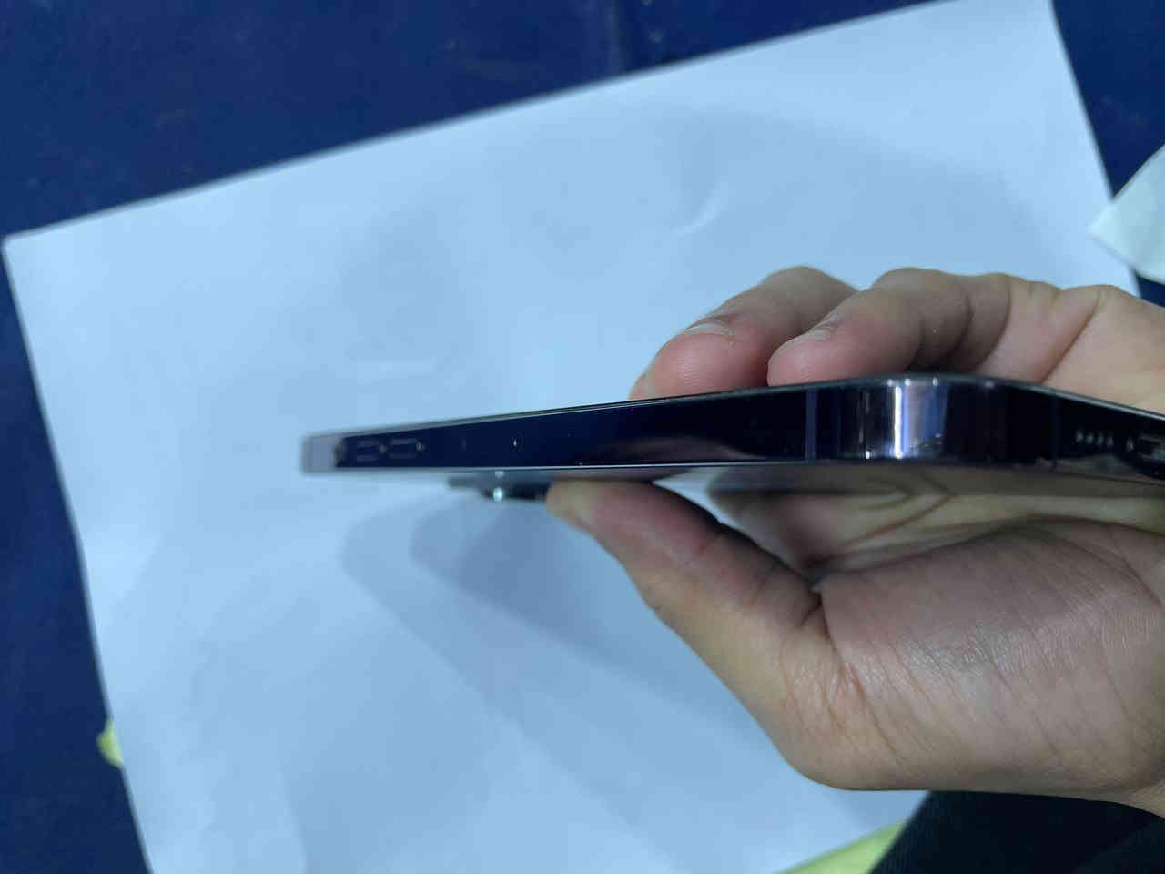 آيفون 14 برو ماكس لون بنفسجي الجهاز وتر بروف كامل ممفتوح وع فحص وين متريد تفحص الجهاز عربي ماستر ذاكره 256 بطاريه 89 الجهاز غراض كامله كلها وي حافظات ولازكه وشاحنه اصليه وكلشي موجود إلى سعر الجهاز 900 وبي مجال بسيط العنوان بغداد المنصور رقم تلفون ***********
