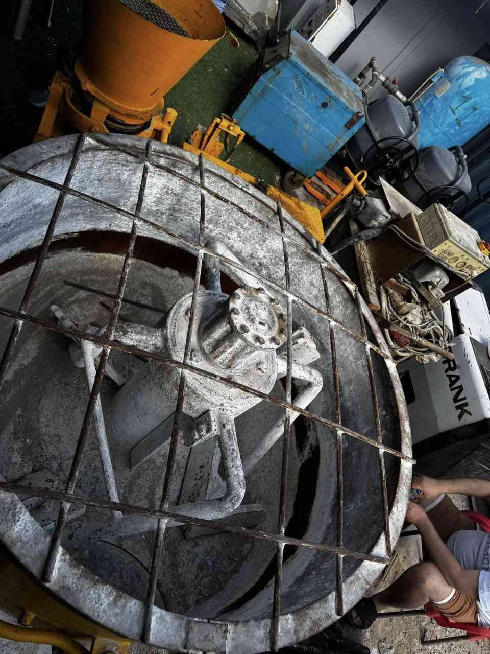 🛠️ متوفر الآن 🛠️
Industrial Concrete Mixer – خلاطة إسمنت صناعية متنقلة عالية الكفاءة
مناسبة لمختلف التطبيقات الإنشائية والخدمية

📦 الكمية: متوفرة 1 قطعة
💰 الأسعار: تنافسية ومناسبة للمشاريع الصغيرة والكبيرة

✅ جودة عالية – تصميم متين ومقاوم للتآكل
✅ أداء ثابت مع عمر افتراضي طويل
✅ صيانة سهلة وتكلفة تشغيل منخفضة
✅ مناسبة للاستخدام المستمر في مواقع البناء

📲 للتواصل والطلب: ***********
أو عبر الرسائل الخاص
