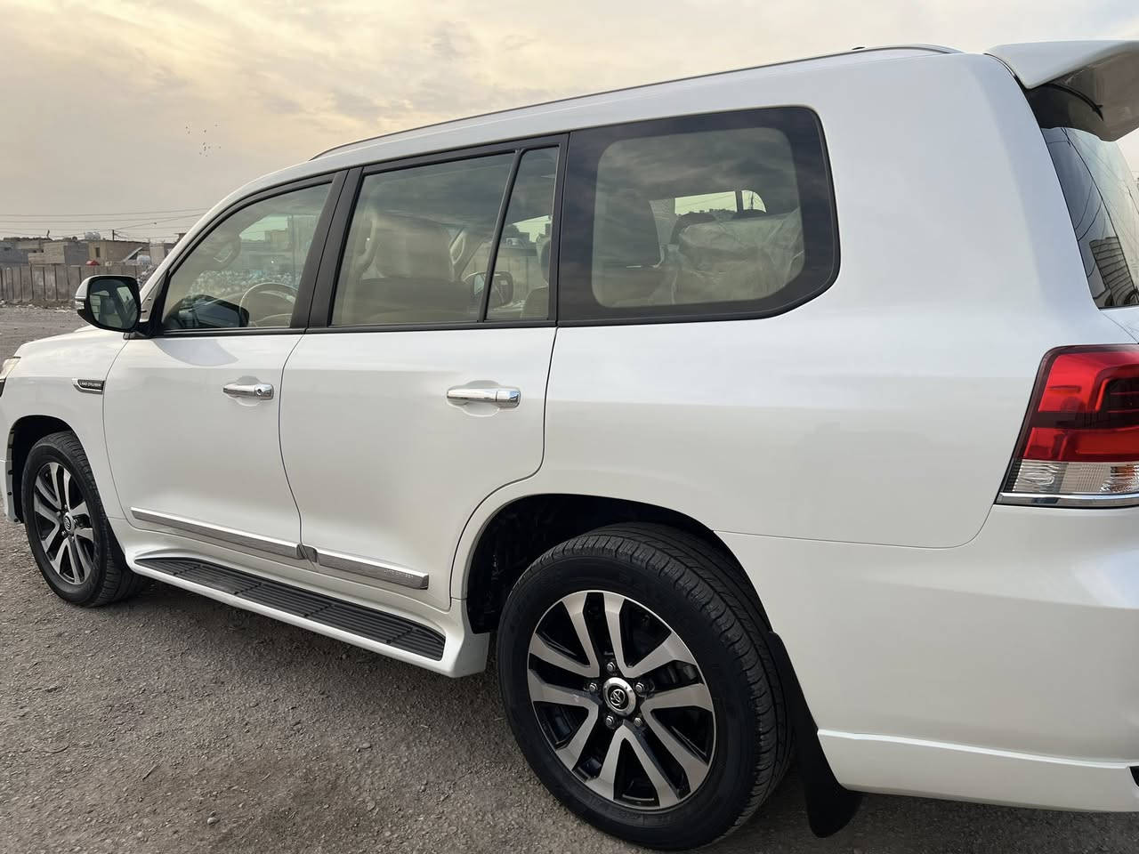 لاندكروز 2018 شركات دبل موس السعر 490 
الاستفسار الرقم ***********
